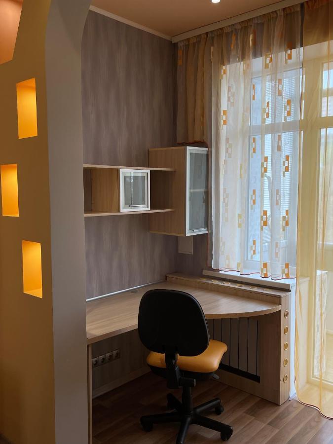 Апартаменти Комфорт, Центр Харків, Метро Наукова Charkiv Exteriör bild